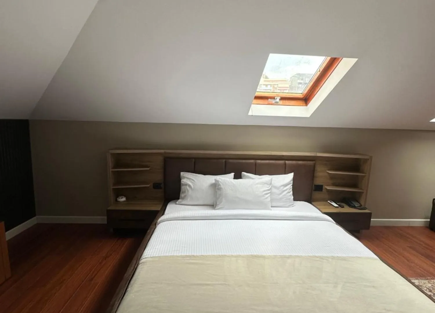 Hotel Residenza Monun Tirana 3*,  Albania